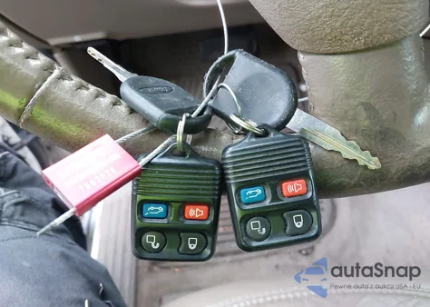 2004 Ford Explorer Eddie Bauer из США, поврежденный, VIN 1FMZU64K34UB38538